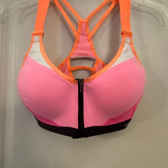 Victoria’s Secret sports bra size 34D - Picture 4 of 7